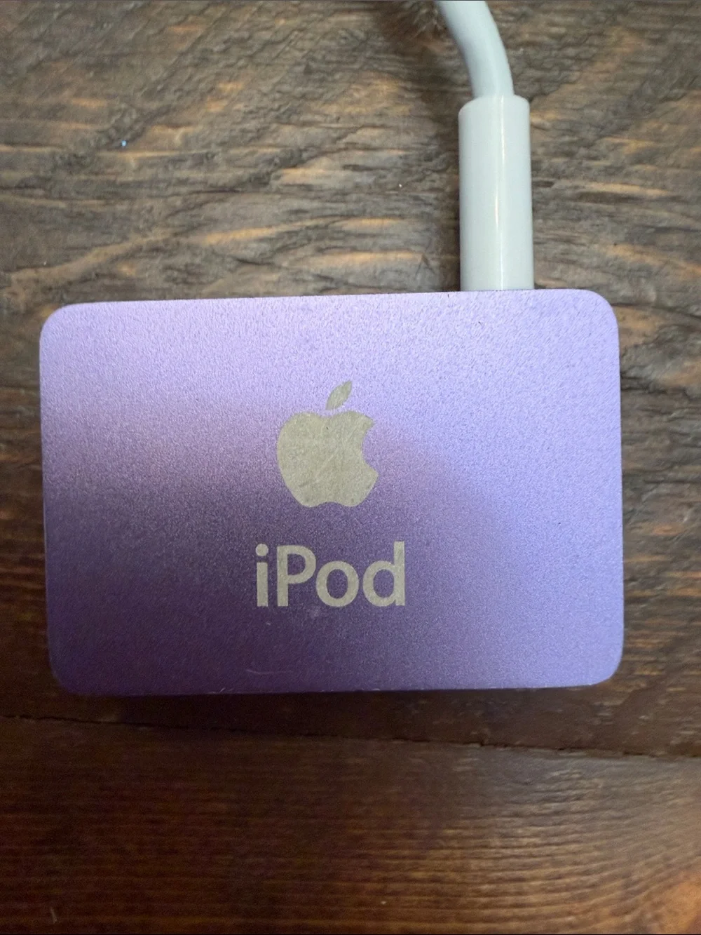 Vintage Y2K era  Apple iPod Shuffle 2nd Generation 1GB - Purple (A1204) +charger